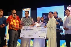 සුජාත ,ඇන්ජලා සහ ලතා සම්මානයට පාත්ර වෙති
