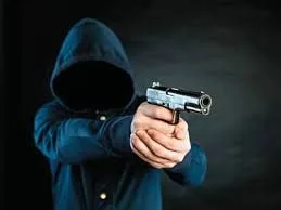 මිනී මරුවන්ට ඇඳ කෝටිපතියන් බිය ගන්වා කප්පම් ඉල්ලූ යුවළ මාට්ටු