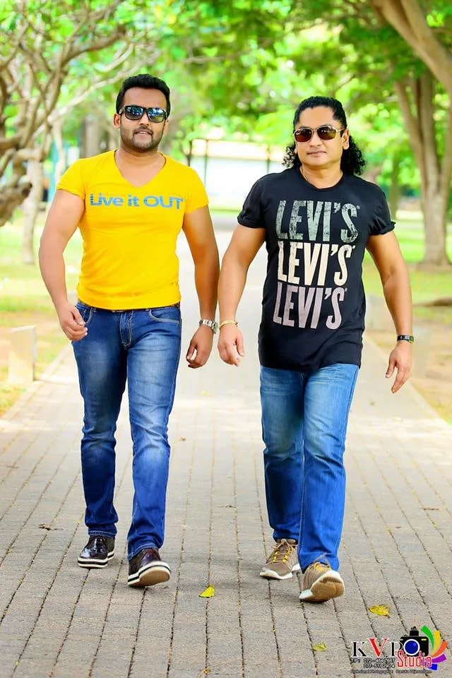 දෙබිඩි බ්රෝ රජ ගමනක