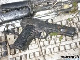 ගිනි අවි සහ හෙරොයින් සමග දෙදෙනකු මාට්ටු