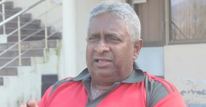 “පාසල් ක්රිකට් බිඳ වැටිලා”