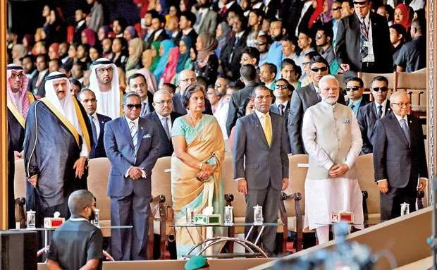 මෛත්රී පරිස්සමෙන්..! යාමීන්ව ගෙදර යැව්වේ මෙහෙමයි..!