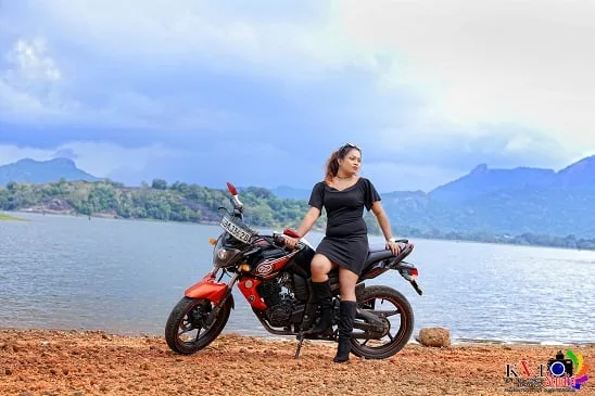 නිරූපණ ශිල්පිනී ශානිකා නෙලුම්ගේ අලුත්ම රූප පෙළ..!