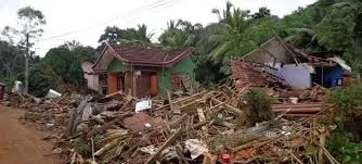 කොළඹ නිවාස 153කට සුළගින් හානි..!