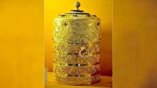 රාජකීය "රන් කෑම පෙට්ටියේ" සොරුන් පොලිස් දැලේ..!