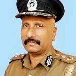“පැන්ෂන් විකී”ගේ දුවට දක්ෂිණ සංවර්ධනයේ වාහනයක් එක්ක රියදුරෙක්..!
