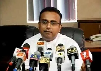 නි. අමාත්ය මනුෂ නානායක්කාර ඉල්ලා අස්වෙයි..!
