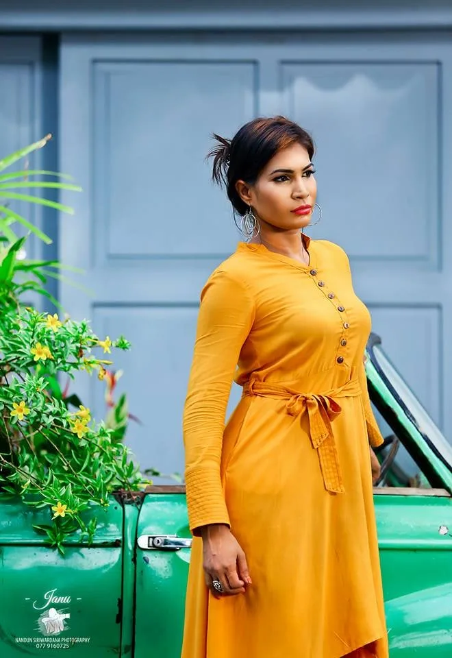 ප්‍රාර්ථනා ජානිගේ අලුත්ම රූප පෙළ..!