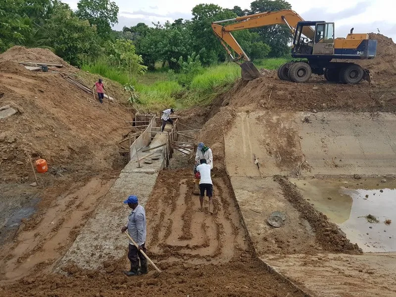 අඹගස්වැව වම් ඉවුරු ඇලේ හරස් බැම්ම ප්රතිසංස්කරණය කෙරේ..!