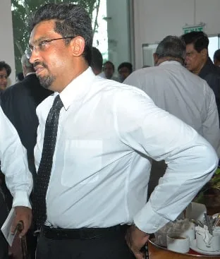 “ලංකාදීප” මාධ්‍යවේදීහු සිරි රණසිංහට හෙණ ඉල්ලති..!