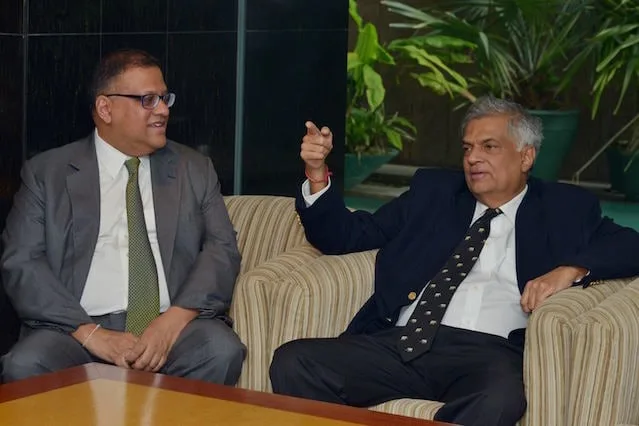 අගමැති සිංගප්පූරු ගියේ අර්ජුන් මහේන්ද්‍රන්ට එන්න කියන්න ද..?