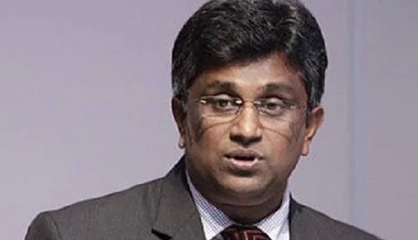 ජෝන්ගෙන් අජිත්ට කණේ පහරක්..!