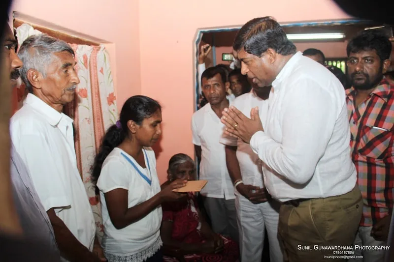 රවී සිය මන්ත්රී වැටුප කැප කරයි..!