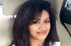 රංගන ශිල්පිනි තුෂානි ද සිල්වා කැළණි ගඟට බිලි වේ