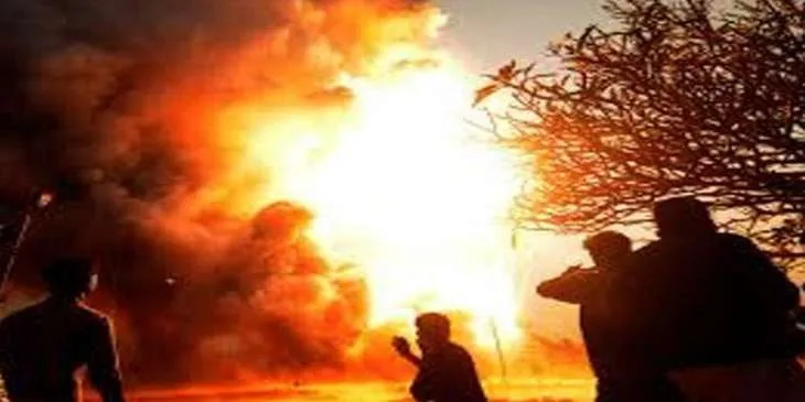 ඉන්දුනීසියාවේ නීති විරෝධී බොරතෙල් ආකරයක ගින්නක් :10ක් මරුට