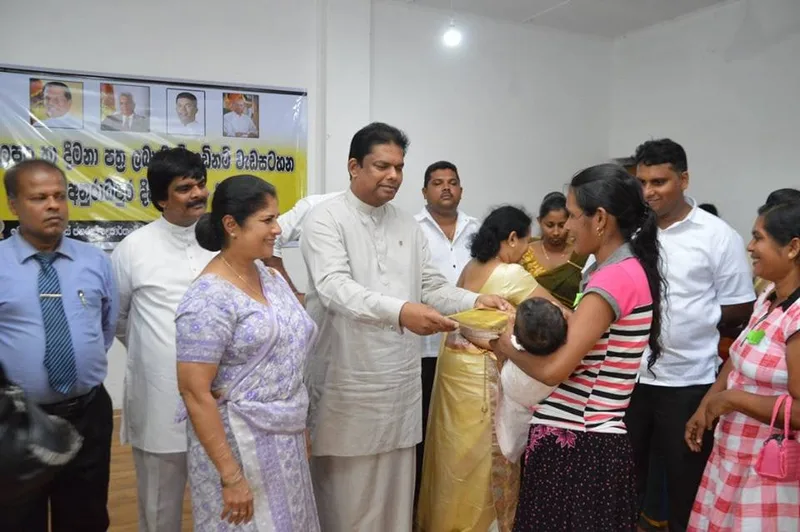 “හුදු ප්රචාරයකින් තොරව ආණ්ඩුව නිහඬව සේවයක”