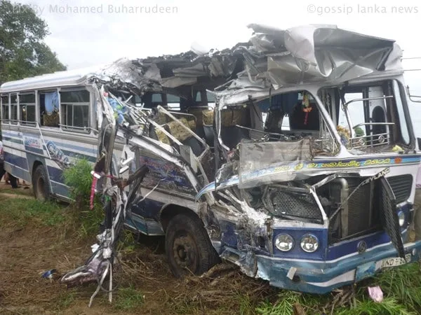 අලව්ව -කුරුණෑගල ප්රධාන මාර්ගයේ මාරක රිය අනතුරක්