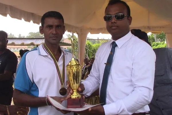 "රේසිං හා ස්ටෑන්ඩට්" පාපැදි ශූරතාවය ලෙස්ලි ජයවර්ධනට..!
