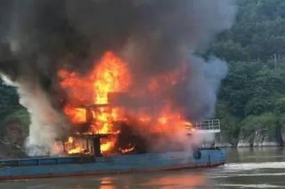 චීනයේ රසායනික කර්මාන්ත ශාලාවක් තුළ පිපිරීමක්..!