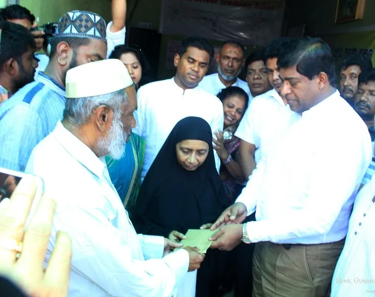 රවී සිය මන්ත්‍රී වැටුප කැප කරයි..!