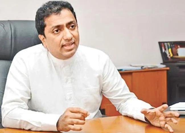 ලංකා ගුරු සංගමය වටේ යවා අගමැති ඇණ ගනී..!
