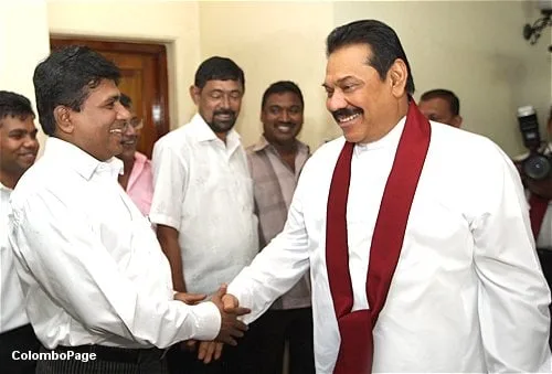 "මෛත්රී-මහින්ද" හවුලට බහුතරය නොමැති බව විජේදාස රාජපක්ෂම කියලා..!