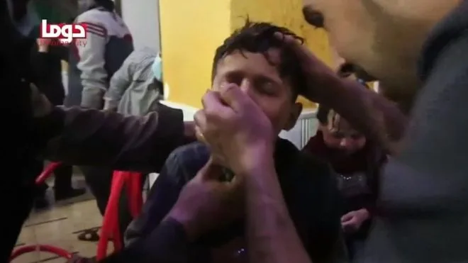 විෂ වායු ප්රහාරයකින් සිරියාවේ 150ක් මරුට..!