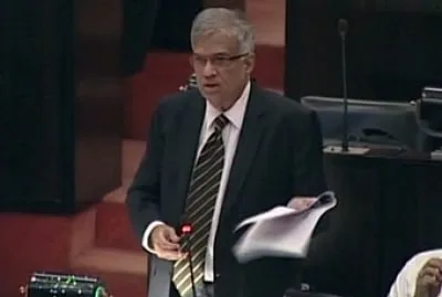 කෝටි 40,000 බැඳුම්කර ගැන මහින්දගෙන් ප්රකාශයක් ඕනෑ