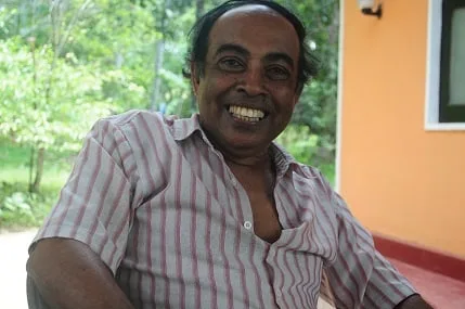 “මධුර හඬවල් තිබුණට බොහෝ ගායකයන්ගේ හදවත් නගර සභාවේ කුණු කන්ද වගේ”