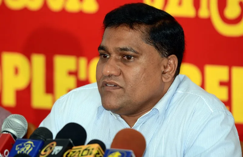 සමාජ මාධ්‍ය ජාල ආණ්ඩුවේ අත්අඩංගුවෙන් මුදනු..!