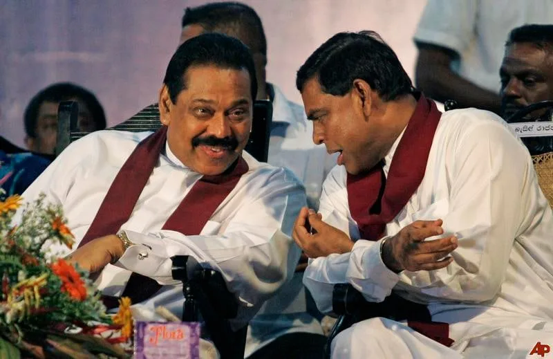 මහින්ද රාජපක්ෂ “Political God Father” කැදවයි..!