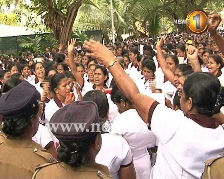 බස්නාහිර පළාත් සෞඛ්ය සේවා නිලධාරිනියන් වැඩ වරති..!