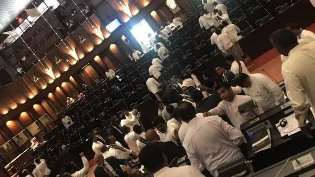 ආණ්ඩුවට පාර්ලිමේන්තුවේ බහුතරය නැහැ - කතානායක