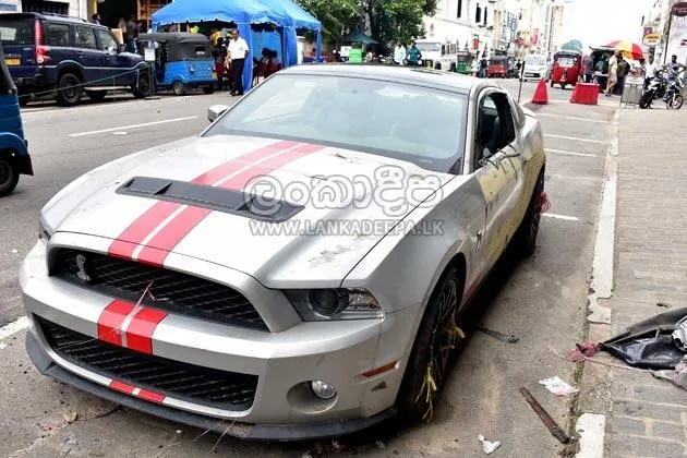 මස්ටැන්ග් මෝටර් රථය මුදා හැරේ..!