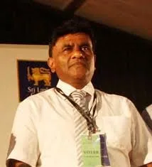 ශ්රී ලංකා ක්රිකට් සභාපති, උප සභාපතිගේ කාර්යාලයට දොරගුළු යොදා පැන ගිහින්..!