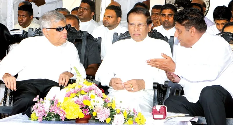 මෛත්‍රී රනිල්ට දෙහි කපද්දී සජිත් අහක බලා ගනී..!