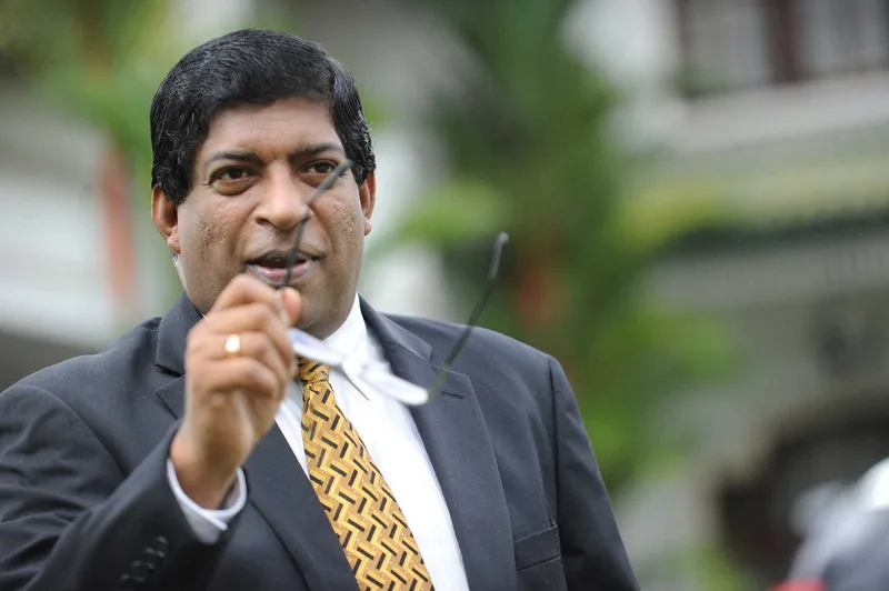 ආලෝක ඇමති රටම ඒකාලෝක කරයි- වෙසක් තොරණ ප්‍රහාරයත් අනාථයි..!
