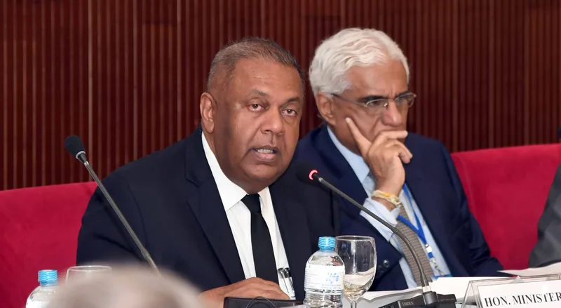IMF පදයට රාජ්ය බැංකු විකුණන්න මුදල් ඇමති සුදානම්..!