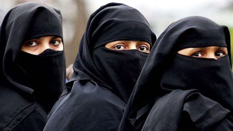 ආරක්ෂාවේ නාමයෙන් අද බුර්කාව හෙට..?