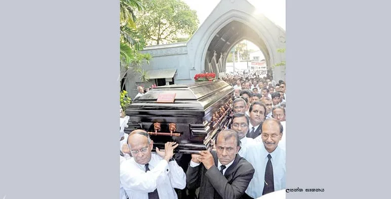 සමාජ ආධ්යාත්මය තුවාල කර ගැනීම..!