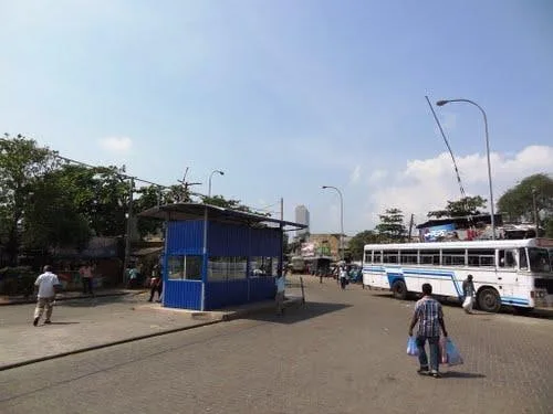 බැස්ටියන් මාවතේ සෝදිසියක දී ඩෙටනේටර්ස් 87ක් සොයා ගනී..!