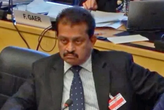 රාජ්ය නායකයින් ජාතික ආරක්ෂාව උලා කෑ හැටි මෙන්න..!