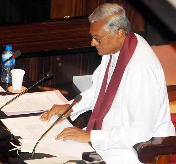 මහින්දට එරෙහිව ගෝඨා බර අවි ඔසවයි..!