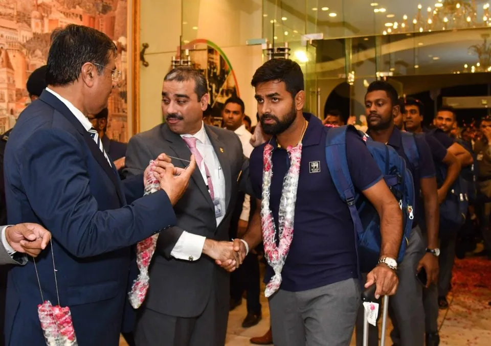 බියපත් මතකය සිතේ තබා ගෙන ලාහෝර් යාම..!