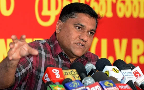 ඛනිජ තෙල් සංස්ථාවත් විකුණන් කයි