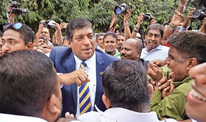 බැඳුම්කර වෝහාරිකයෙන් ද රවී නිදොස් කොට නිදහස්