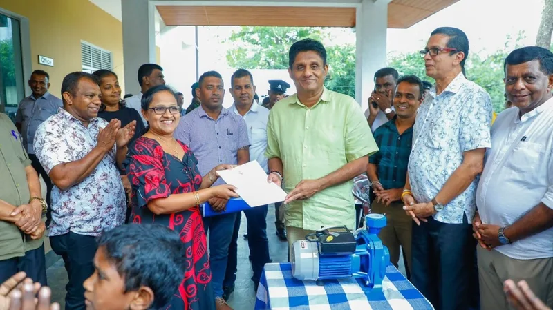 බොන්න වතුර නැතුව අරනායක කඳවුරේ දුක්විඳින ජනතාව දැක විපක්ෂ නායක කම්පා වෙයි..!