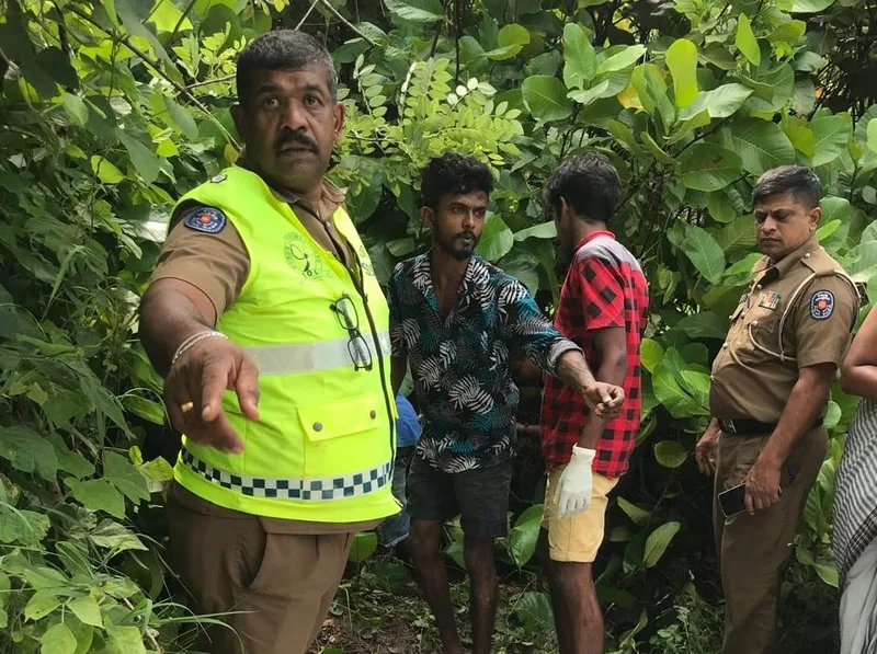 විදුලි සැර වැදීමෙන් මියගිය පුද්ගලයින් දෙදෙනෙකුගේ සිරුරු හමුවේ