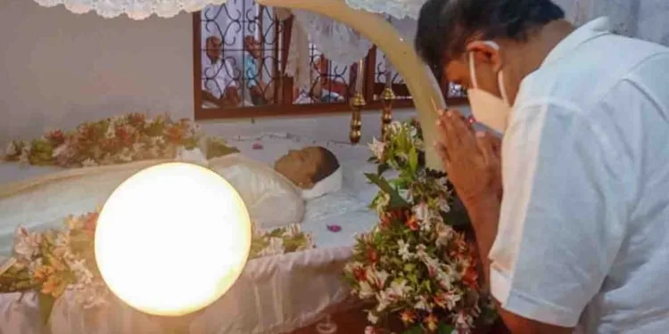 ඇල්ල බස් රථ අනතුරින් දිවි අහිමි වූවන්ට අවසන් ගෞරව දක්වන්න විපක්ෂ නායක එක් වෙයි