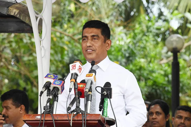 ඇඳිරි නීති සමයේත් මාර්ග සංවර්ධනය අඛණ්ඩව..!